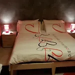Oda ve Kahvaltı Lavika Pedara
