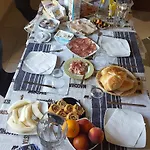 Bed & Breakfast Lavika 3*