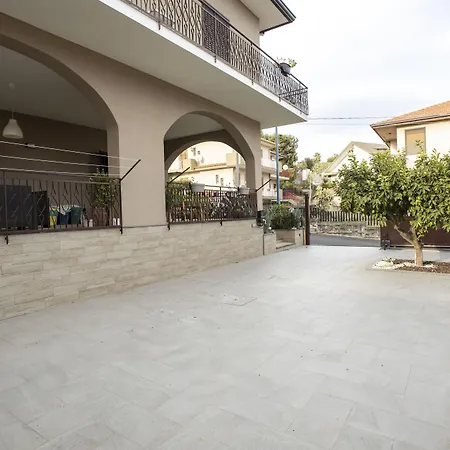 Lavika Bed & Breakfast